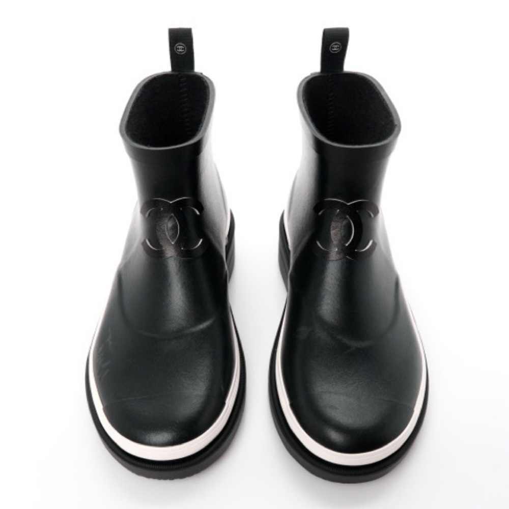 CHANEL Wellington Boots black/white